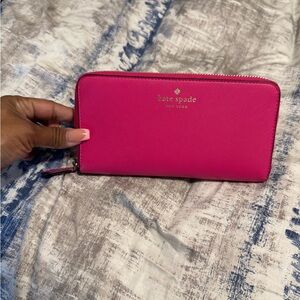 Kate Spade Pink Wallet Elegant and Functional